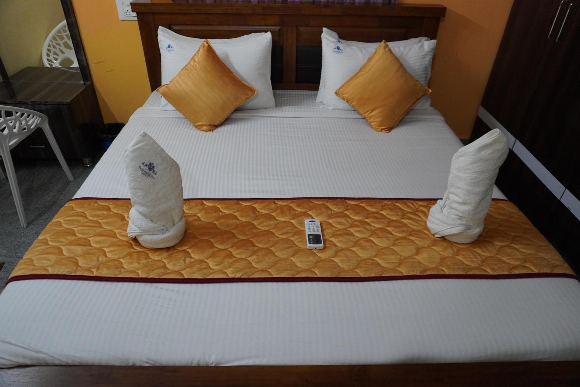 Tirumala Premium Home Stay Тирупати Экстерьер фото